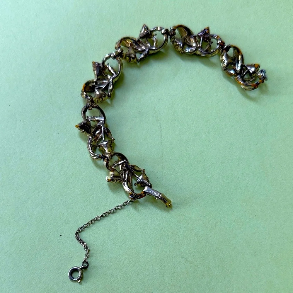 Elegant Vintage 50’s Gold and White Coro Bracelet